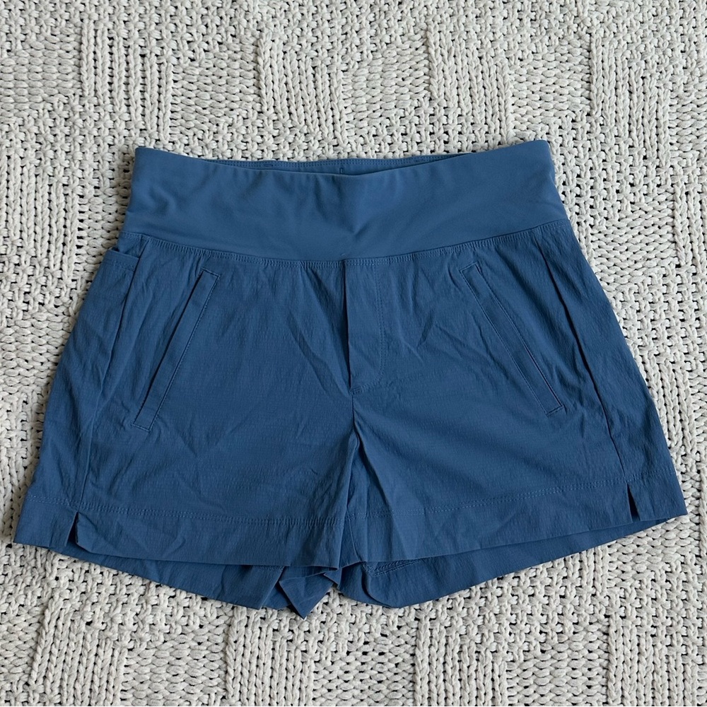 Athelta athletic shorts size 2 fits size XS or S